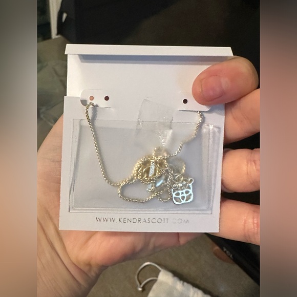 Kendra Scott necklace - Picture 2 of 2